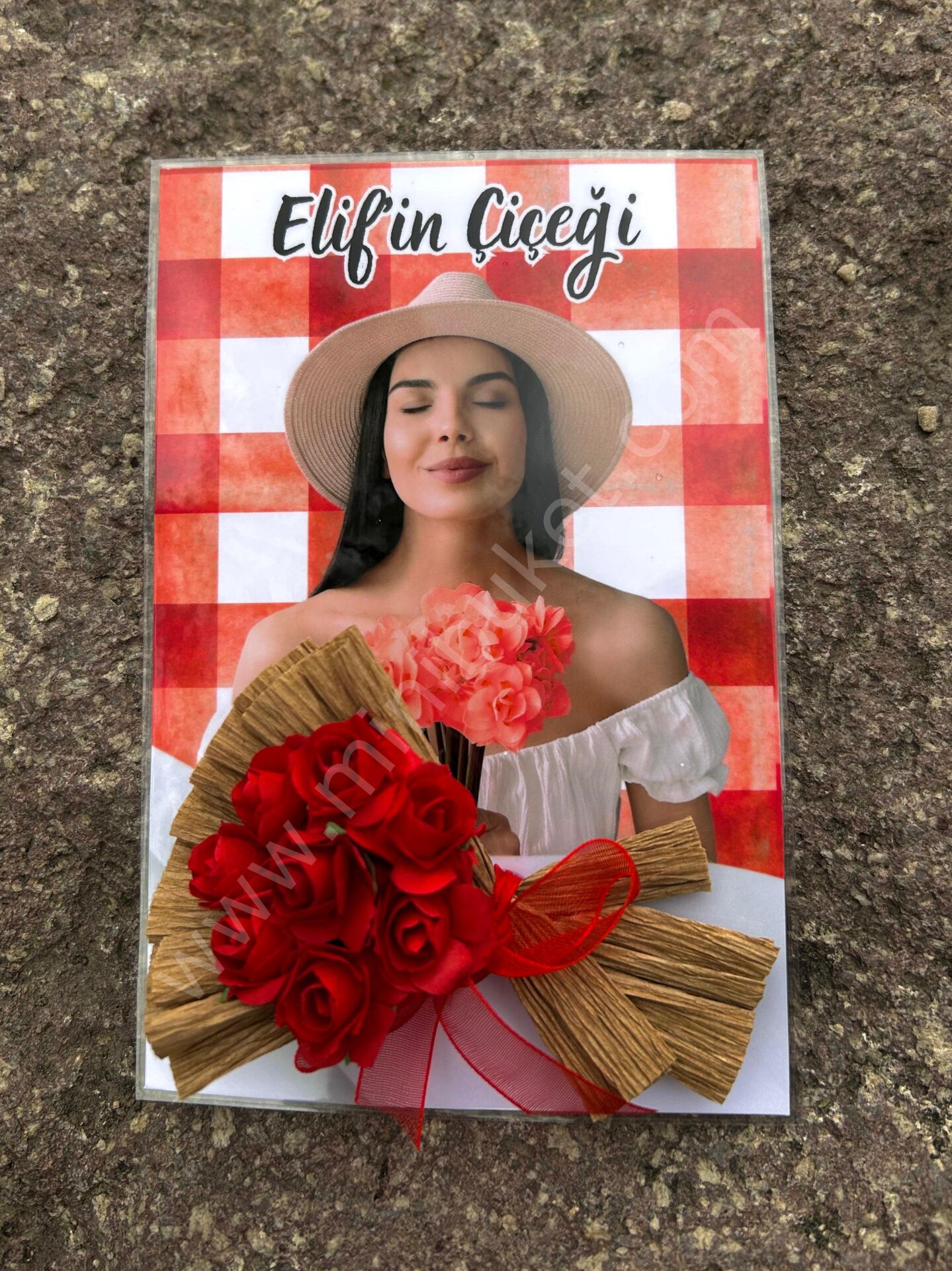 Fotoğraflı Çiçek Buketi Kırmızı