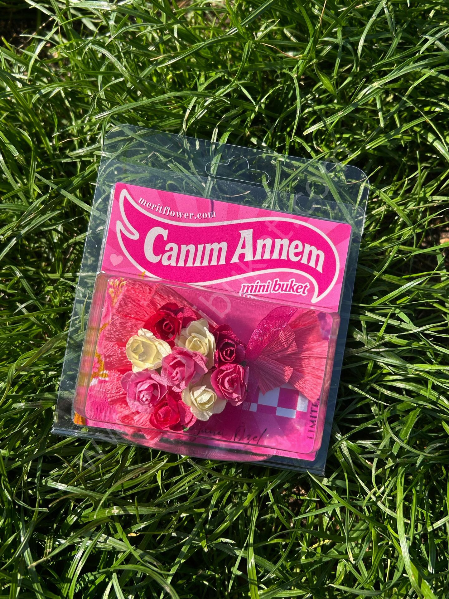 Mini Buket Love Flowers Canım Annem Temalı Çiçek Buketi